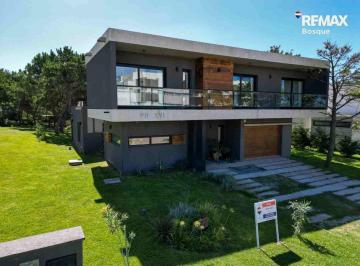 Casa · 274m² · 4 Ambientes · 1 Cochera · Venta Casa Pinamar Vista Al Mar
