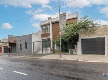 Casa · 258m² · 5 Ambientes · 2 Cocheras · Casa 5 Amb Venta Mataderos con Quincho y Pileta