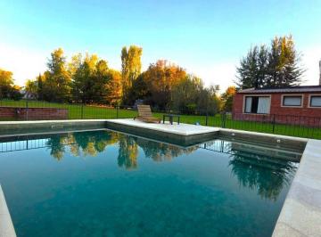 Casa · 150m² · 4 Ambientes · 1 Cochera · Alquiler Anual Club Campo Santa Catalina, en Luján