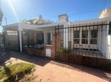 Casa · 178m² · 8 Ambientes · 3 Cocheras · Venta Casa 2 Dorm + Depto San Rafael Cba Ruta 20