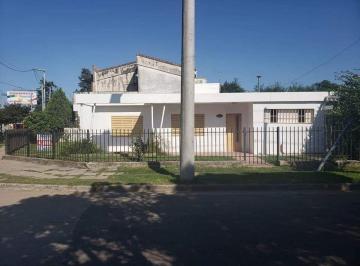 Casa · 99m² · 6 Ambientes · 1 Cochera · Casa 3 Dorm. Parque Liceo Segunda Seccion