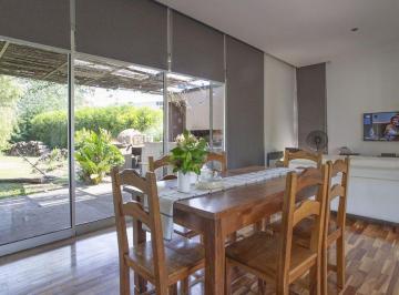 Casa · 150m² · 5 Ambientes · Venta Casa Barrio Aguadas Dos Dorm.