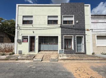 Casa · 157m² · 7 Ambientes · 2 Cocheras · Venta con Renta Dos Casas en El Mismo Padron Minas