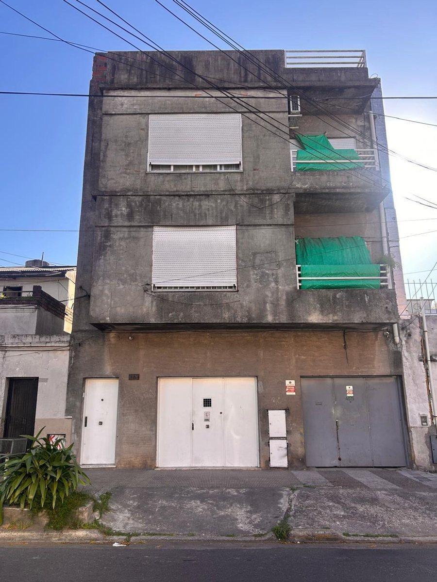 Tres de Febrero 4000, Caseros, Tres de Febrero