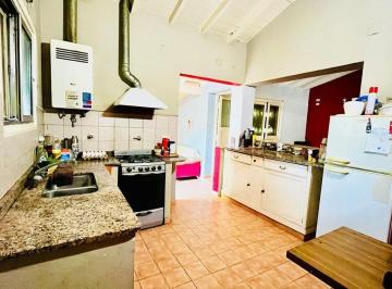 Casa · 130m² · 3 Ambientes · 1 Cochera · Venta Casa 3 Ambientes Ciudad Evita