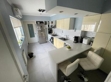 Departamento · 160m² · 5 Ambientes · Penthouse Reciclado Super Luminoso. 4 Dorm.