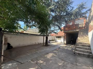 Casa · 200m² · 4 Ambientes · 1 Cochera · Venta de Casa 4 Ambientes + Departamento Monoamb