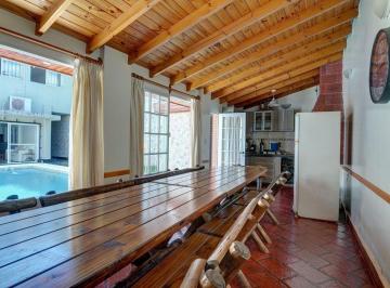 Casa · 495m² · 5 Ambientes · 2 Cocheras · Venta Casa 5 Amb. Villa del Parque Pileta + Cocheras