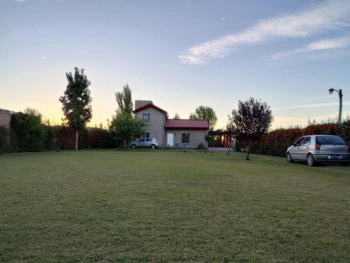 Santos Lugares 1600