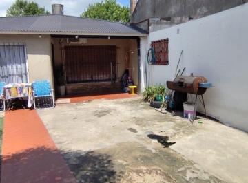 Casa · 65m² · 3 Ambientes · 2 Cocheras · Venta Casa 3 Amb. I. Casanova Apto Crédito Garage