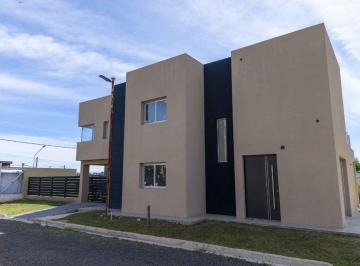 Casa · 140m² · 4 Ambientes · 1 Cochera · Dúplex de Categoría a Estrenar, Zona Blas Parera