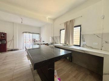 Casa · 80m² · 3 Ambientes · 1 Cochera · Casa en Venta 3 Amb - Parque - Cochera - Burzaco - Permuta