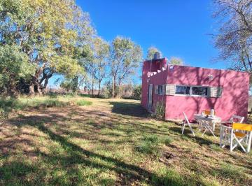 Casa · 24m² · 1 Ambiente · 3 Cocheras · Casa en Venta con Gran Lote