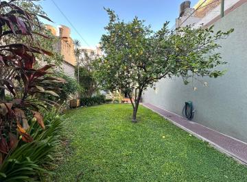 Casa · 247m² · 5 Ambientes · Venta Casa 3 Dorm. - Cochera - Quincho. Centro