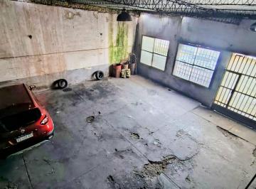 Bodega-Galpón · 275m² · Venta Galpon con Casa 2 Dorm. en Belgrano