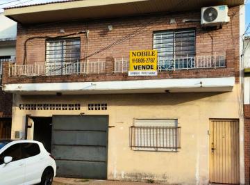 Casa de 6 ambientes, Avellaneda · Venta Casa en Block en Sarandi. Casa con Patio y Garage + 2 Departamentos