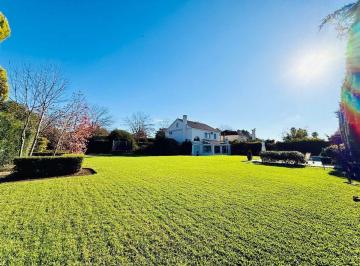 Casa · 260m² · 8 Ambientes · 2 Cocheras · Venta Casa Barrio Villa Olivos 7 Ambs Doble Lote