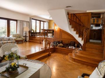 Casa · 400m² · 7 Ambientes · 4 Cocheras · Excelente Fraccion de 1130 Ms, Lote de 25.98 X 43.50 en La Mejor Zona de Banfield Oeste