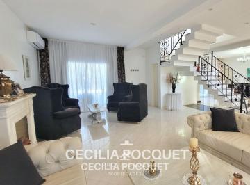 Casa · 320m² · 6 Ambientes · 1 Cochera · Casa en Venta Barrio Principado Canning