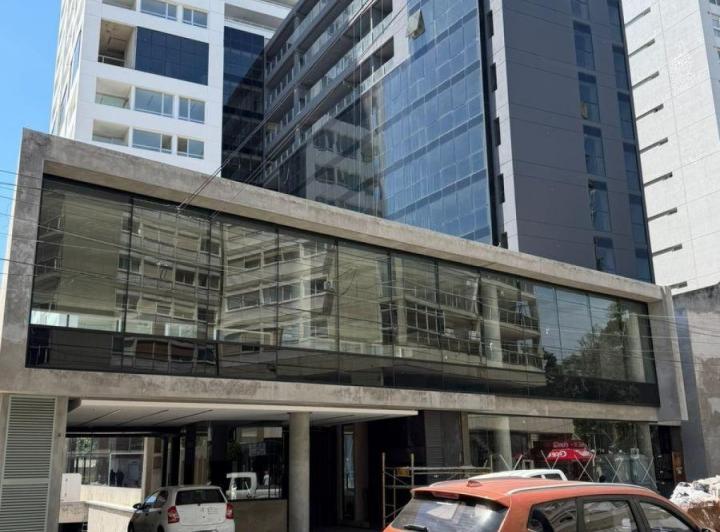 Local comercial · 979m²