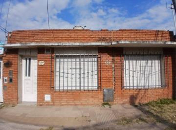 Casa · 100m² · 6 Ambientes · Casa de 2 Dorm.