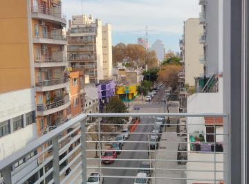 Departamento de 2 ambientes, Villa Santa Rita · 2 Amb. Bajas Expensas. Aire Ac. Mascota. Muy Luminoso.
