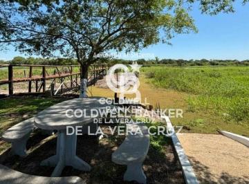 Casa · 236m² · 4 Ambientes · 2 Cocheras · Casa, Quincho, Pileta y Bajada Al Rio.