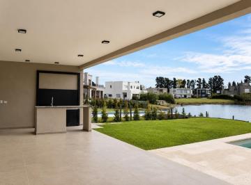 Casa · 311m² · 6 Ambientes · 4 Cocheras · Casa en Venta Santa Ana 4 Dorm. Al Agua, Suite en Planta Baja