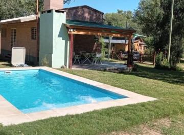 Casa · 80m² · 2 Dormitorios · 1 Cochera · Venta Casa Villa Ciudad Parque. 2dorm. Pileta. Acepta Permuta