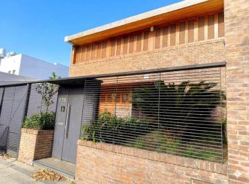 Casa · 321m² · 7 Ambientes · 2 Cocheras · Casa en Venta en Barrio Norte (37 E/ 10 y 11)