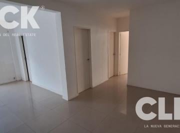 Departamento · 65m² · 3 Ambientes · Venta de Departamento 3 Ambientes con Patio en Flores