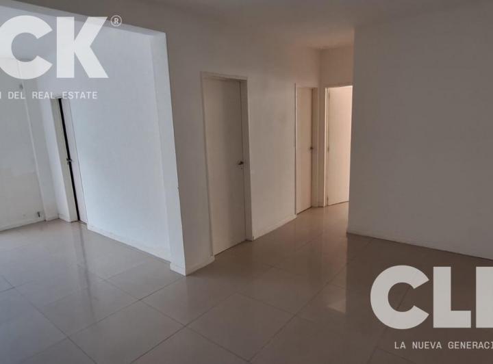Venta de Departamento 3 Ambientes con Patio en Flores