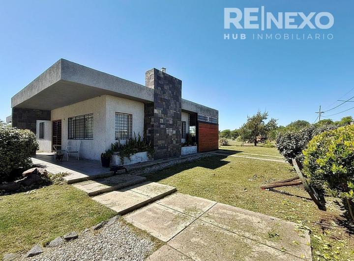 Casa · 300m² · 2 Dormitorios · 1 Cochera