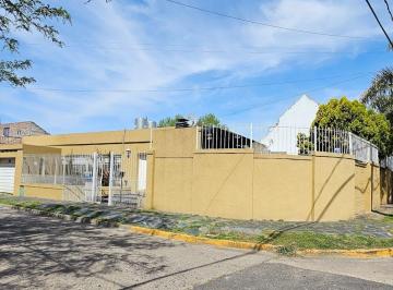 Casa de 4 ambientes, Ituzaingó · Casa 4 Ambientes con Pileta en Ituzaingo Norte