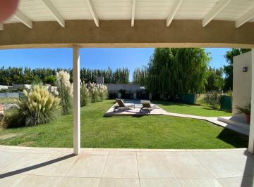 Casa · 3 Ambientes · 1 Cochera · Casa en Alquiler