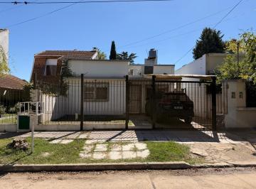 Casa · 83m² · 3 Ambientes · 1 Cochera · Venta Casa 3 Ambientes en Jose C. Paz con Parque Apto Credito
