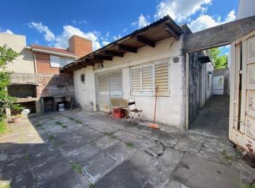 Casa · 90m² · 4 Ambientes · Casa en Venta en La Plata Tres Dorm. Patio