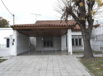 Casa · 131m² · 3 Ambientes · 1 Cochera · Casa en Venta en Llavallol - Lomas de Zamora