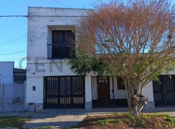 Casa · 182m² · 4 Ambientes · 1 Cochera · Casa en Venta La Plata a Refaccionar