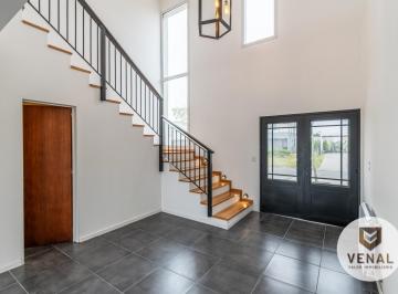 Casa · 173m² · 5 Ambientes · 4 Cocheras · Casa Venta a Estrenar con Pileta y Galería, 3 Dorm, 5 Amb, Pileta - Barrio Riberas, Puertos Escobar