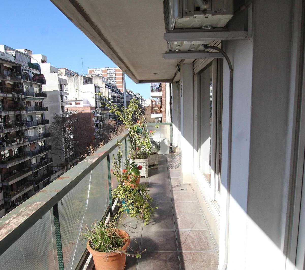 Avenida Santa Fe  al 3500