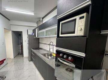 Casa · 300m² · 6 Ambientes · 2 Cocheras · Dúplex de 210 m² con Pileta en Venta - Liquida en Efectivo - Recibe Menor