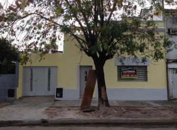Casa · 90m² · 3 Ambientes · 1 Cochera · Casa - Lanús Este