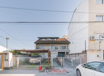 Casa · 166m² · 5 Ambientes · 3 Cocheras · Venta PH 5 Ambientes con Cochera en Villa Bosch