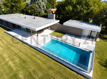 Casa · 223m² · 6 Ambientes · 2 Cocheras · Casa en Venta - Barrio San Joaquin - Exaltación de La Cruz