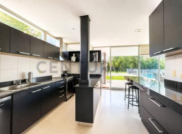 Casa · 223m² · 6 Ambientes · 2 Cocheras · Casa en Venta - Barrio San Joaquin - Exaltación de La Cruz