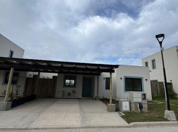 Casa de 3 ambientes, San Lorenzo Chico · Casa en Venta de 2 Dorm. en La Cercania - San Lorenzo Chico