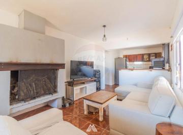 Casa · 110m² · 4 Ambientes · 18 Cocheras · Venta Casa Tres Dorm. Colon Mas 17 Cocheras