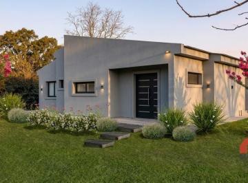 Casa · 80m² · 3 Ambientes · 1 Cochera · Casa en Venta en Córdoba Los Reartes 3 Ambientes a Estrenar 1000 m de Lote, Suite y Baño Completo