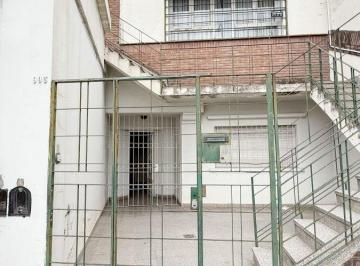 Casa de 10 ambientes, Córdoba · Excelente Oportunidad! Casa + Local Comercial en Av Alem